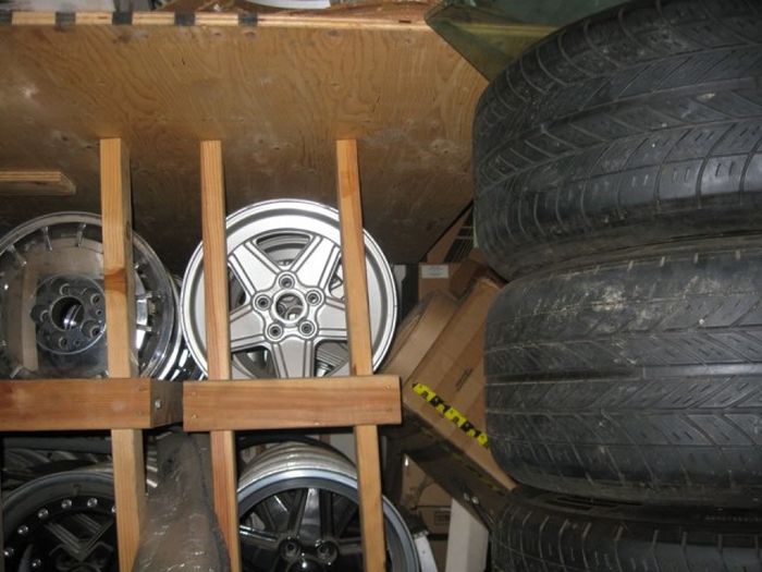 Забытый склад Mercedes-Benz AMG в Сан-Франциско