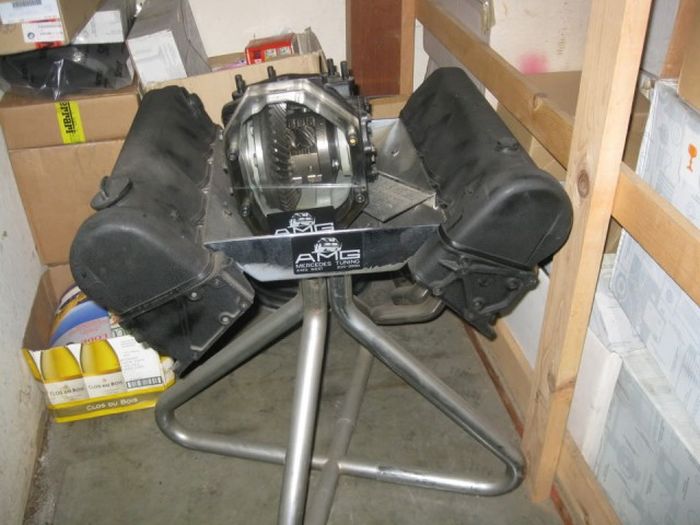 Забытый склад Mercedes-Benz AMG в Сан-Франциско