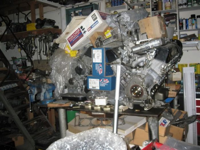 Забытый склад Mercedes-Benz AMG в Сан-Франциско