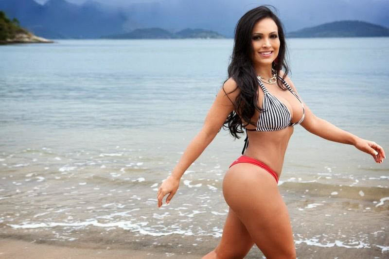 Горячие дамы на пляжах Бразилии