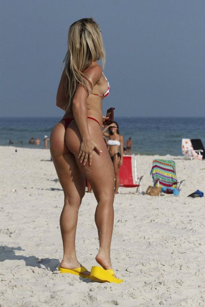 Горячие дамы на пляжах Бразилии