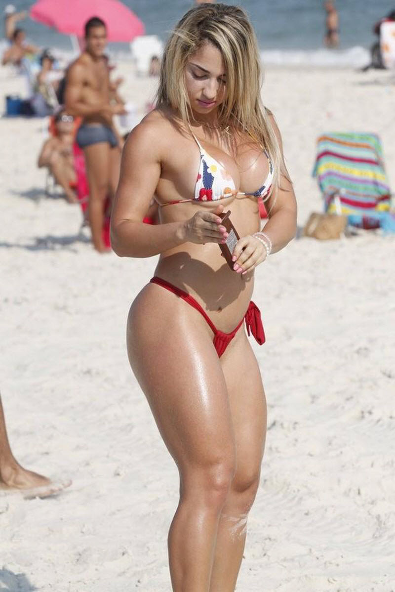 Горячие дамы на пляжах Бразилии