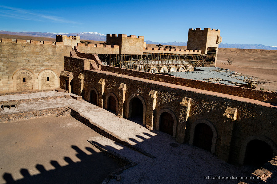 Бутафорский Голливуд и козы на деревьях Бутафорский Голливуд и козы на деревьях