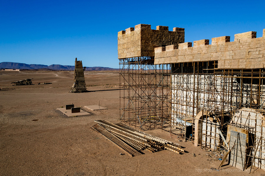 Бутафорский Голливуд и козы на деревьях Бутафорский Голливуд и козы на деревьях