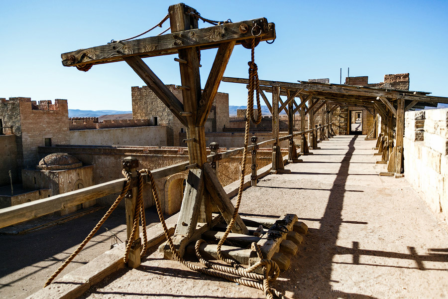 Бутафорский Голливуд и козы на деревьях Бутафорский Голливуд и козы на деревьях