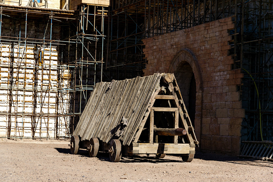 Бутафорский Голливуд и козы на деревьях Бутафорский Голливуд и козы на деревьях