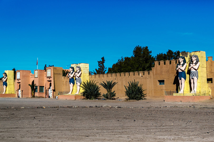 Бутафорский Голливуд и козы на деревьях Бутафорский Голливуд и козы на деревьях