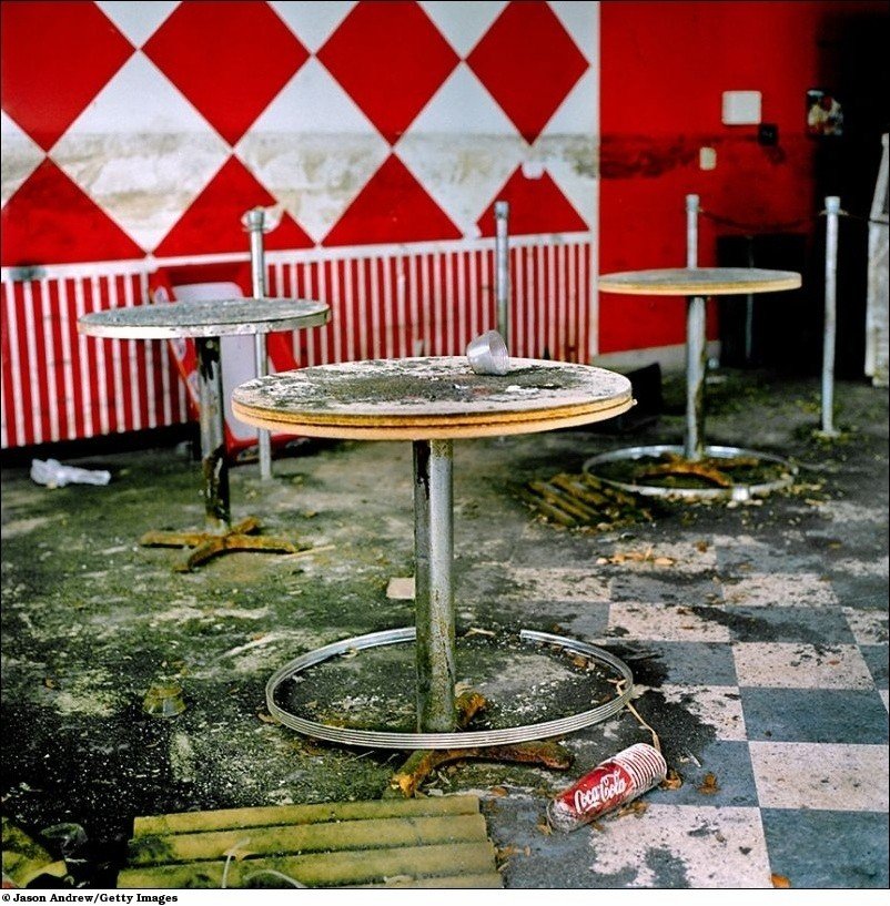 Зловещий заброшенный парк развлечений Jazzland