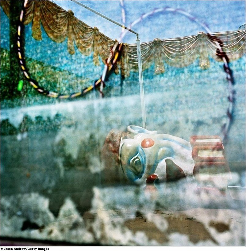 Зловещий заброшенный парк развлечений Jazzland