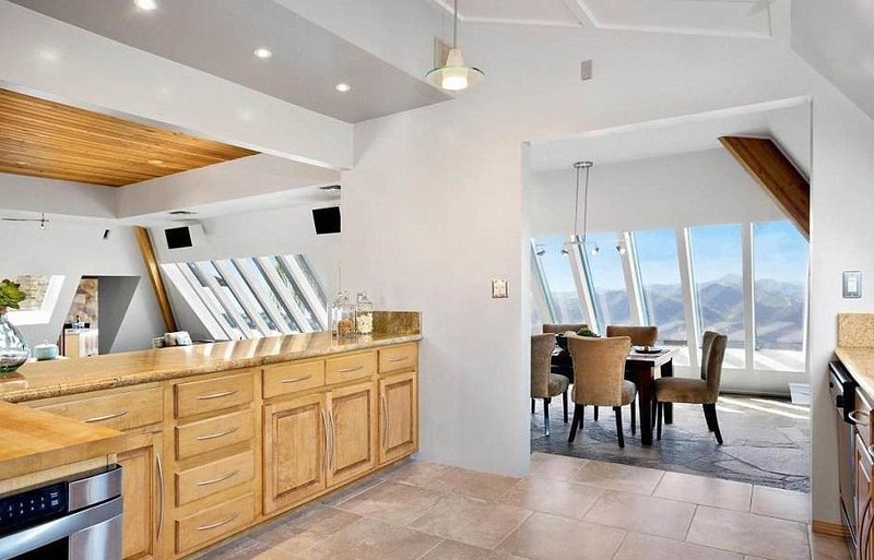 Дом-пирамида в Малибу