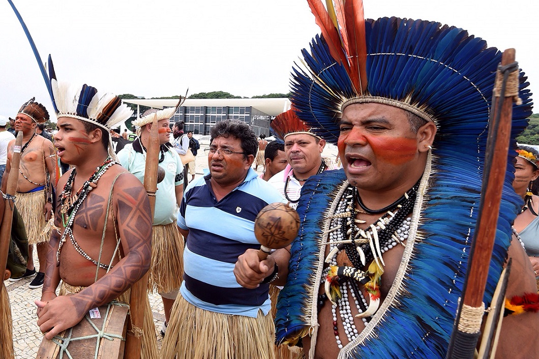 Индейцы против футбола Индейцы против футбола