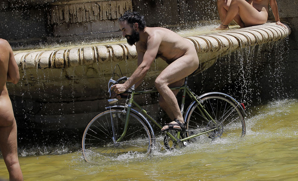 Протестующий мир Протестующий мир