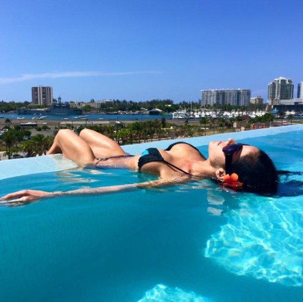 Мокрые девчонки