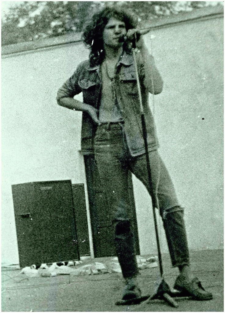 Видео "Бомж-блюз" - музыканта приняли за бомжа