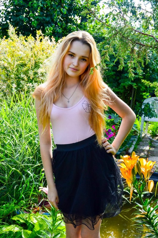 Подборка летних девушек в первый день осени