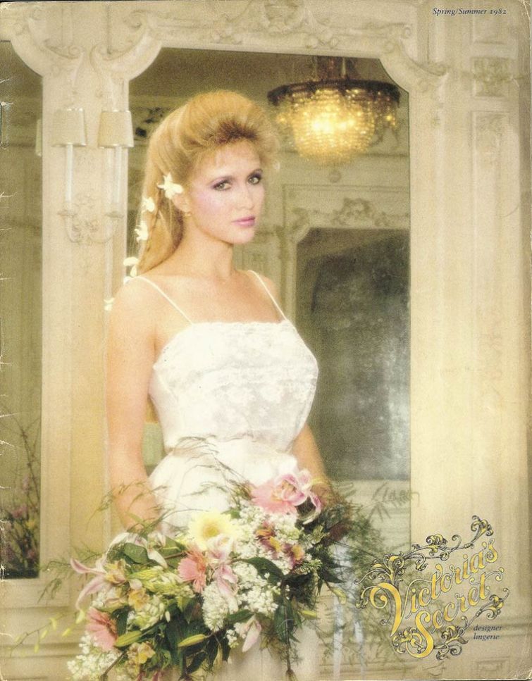 Горячий винтаж: как выглядел каталог знаменитого белья Victoria’s Secret в 1979 году