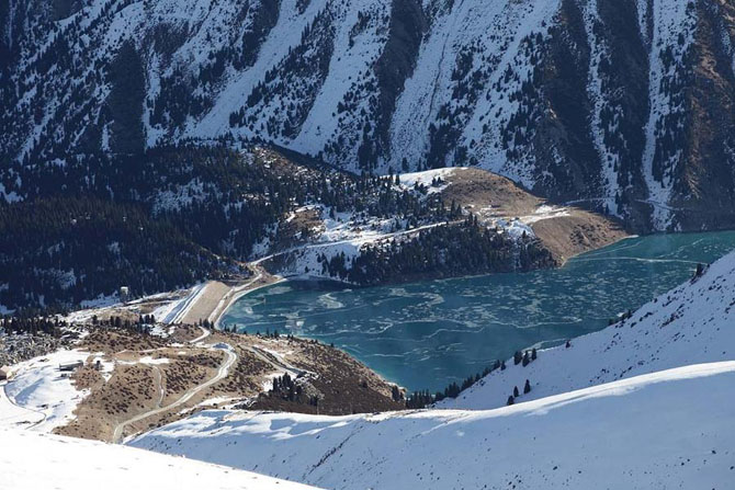 Самые известные озера, в которых обитают чудовища (9 фото)