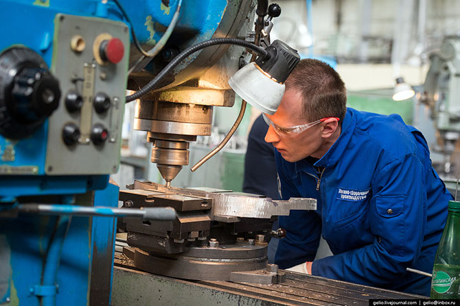 Экскурсия по Иркутскому авиационному заводу (55 фото)