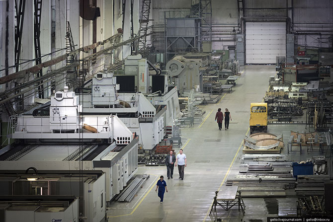 Экскурсия по Иркутскому авиационному заводу (55 фото)