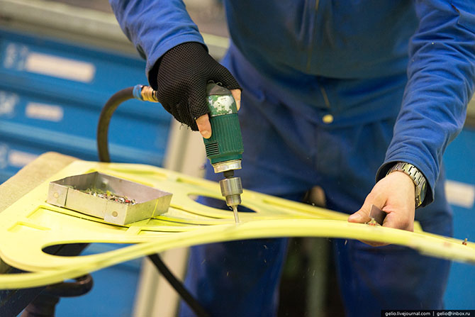 Экскурсия по Иркутскому авиационному заводу (55 фото)