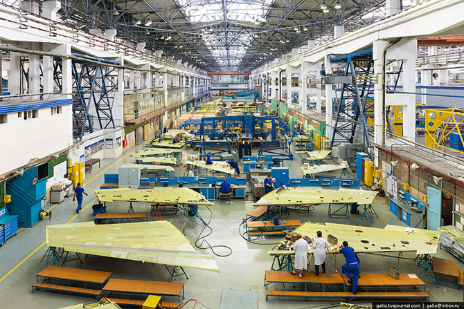 Экскурсия по Иркутскому авиационному заводу (55 фото)