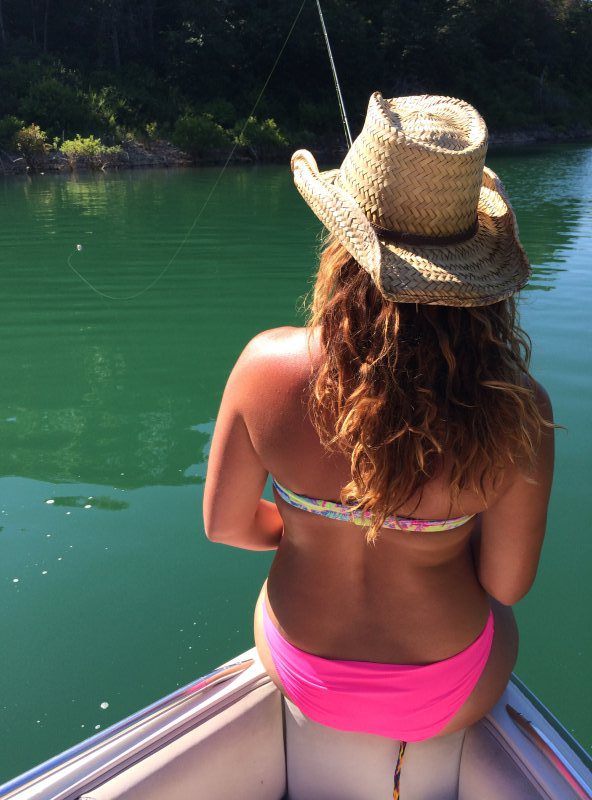 Девчонки на рыбалке (57 фото)