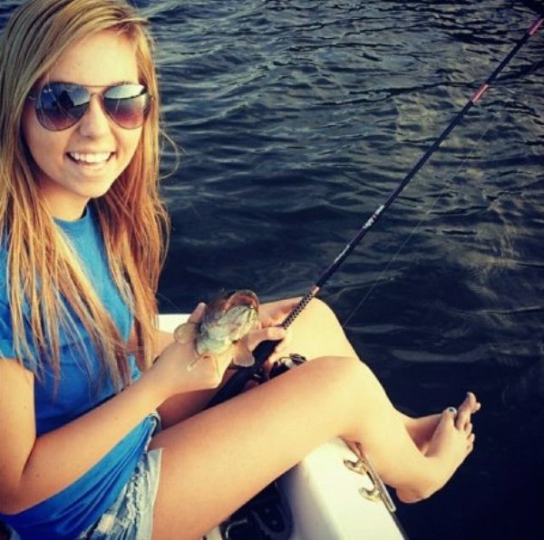 Девчонки на рыбалке (57 фото)