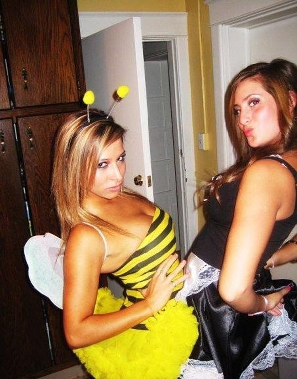 Девушки в костюмах