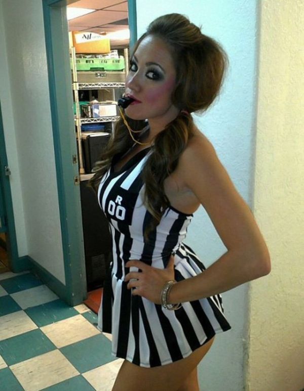 Девушки в костюмах