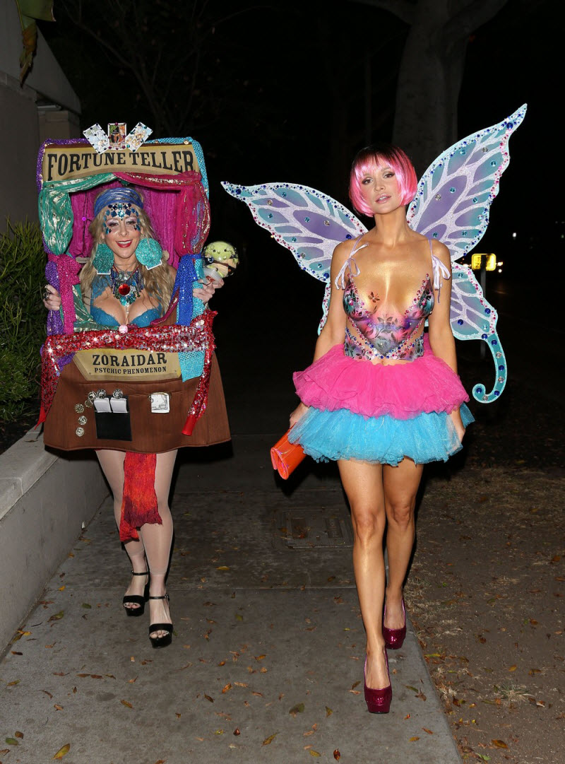 Джоанна Крупа в оригинальном костюме на Хэллоуин