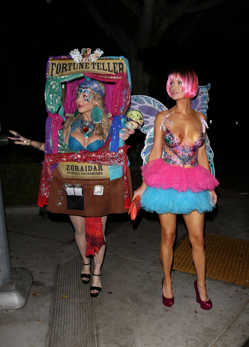 Джоанна Крупа в оригинальном костюме на Хэллоуин