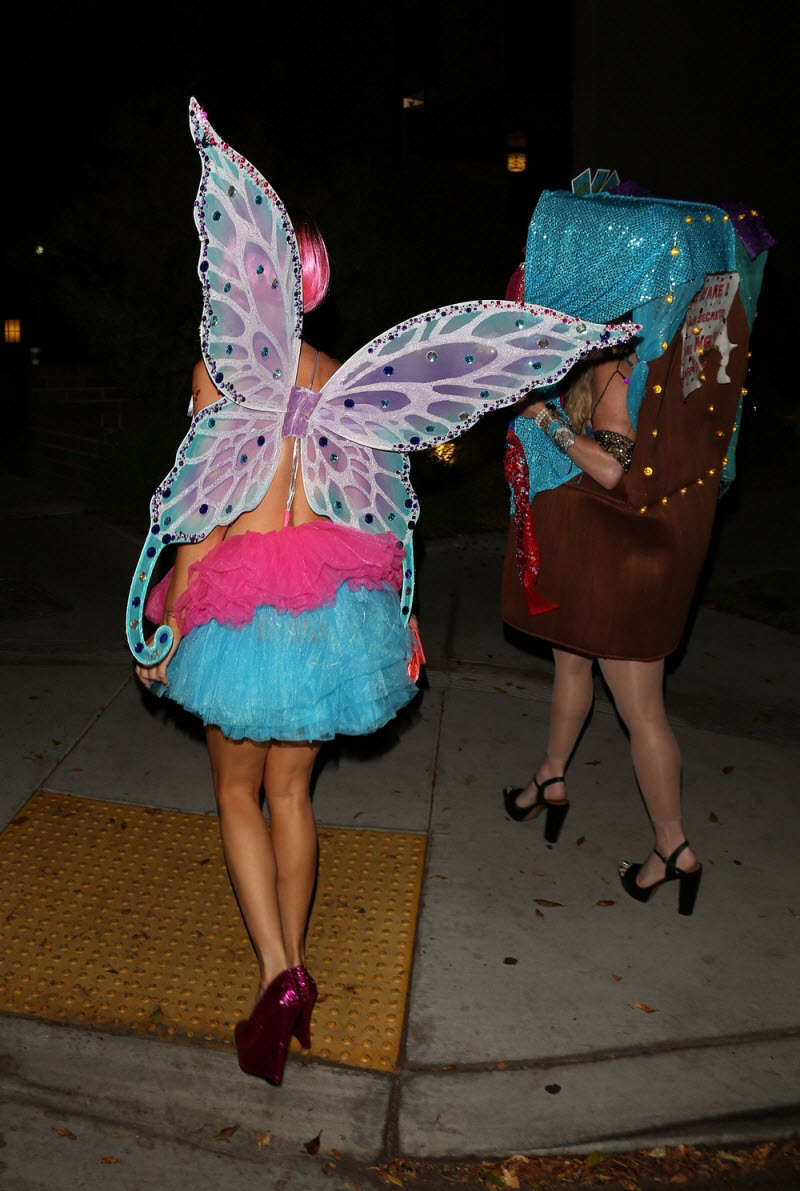 Джоанна Крупа в оригинальном костюме на Хэллоуин