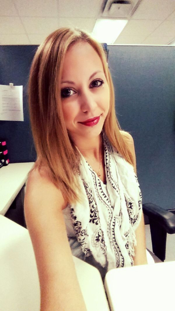 Девушки, которым скучно на работе