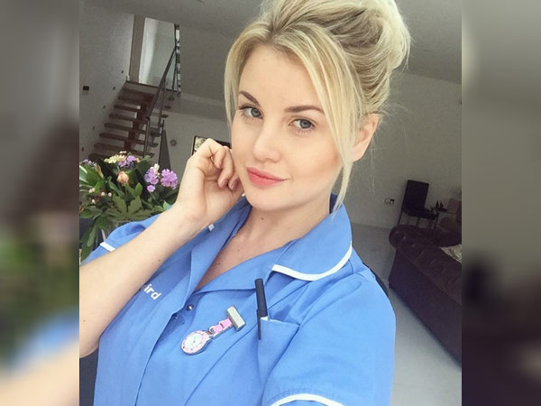 Девушки, которым скучно на работе