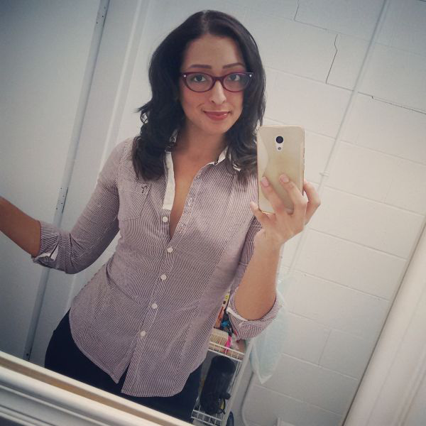 Девушки, которым скучно на работе