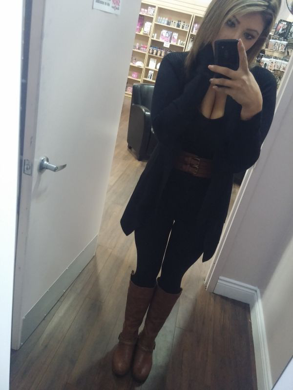 Девушки, которым скучно на работе