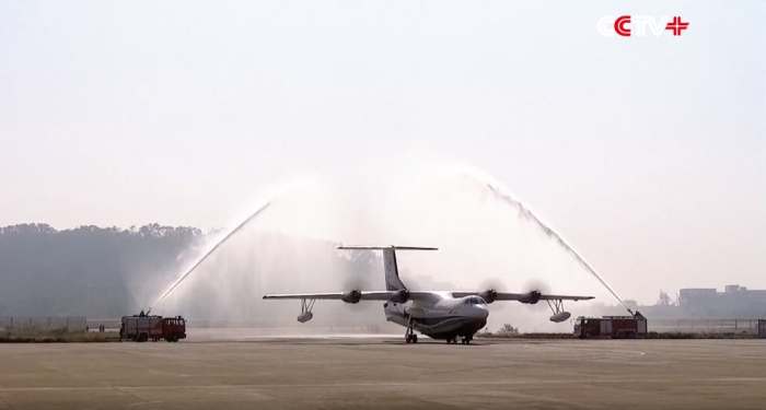 Китайцы создали уникальный самолет-амфибию Китайцы создали уникальный самолет-амфибию