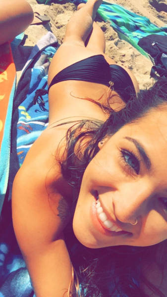 Девушки хвастают своими попами