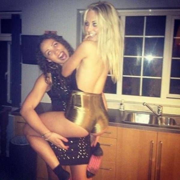 Забавные девушки