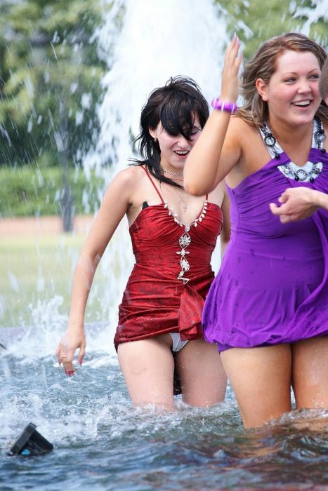 Пикантные засветы девушек