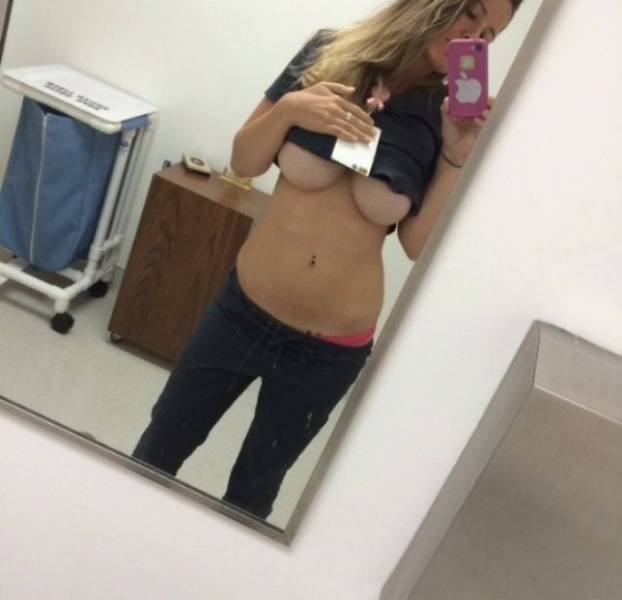 Девушки делятся полуоткровенными фото