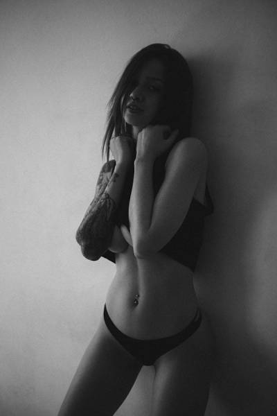 Девушки делятся полуоткровенными фото