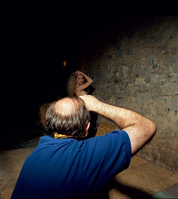 «А ты точно продюсер?»: как заманивают девушек сниматься обнаженными