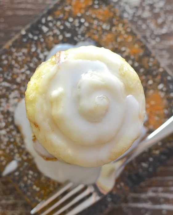 Готовим булочки с корицей за одну минуту Готовим булочки с корицей за одну минуту