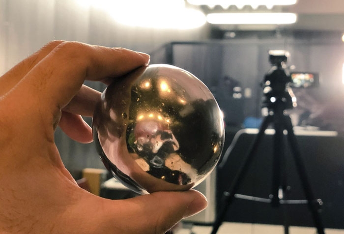 Японцы полируют шары из фольги до совершенства, и результат заставит вас открыть рот