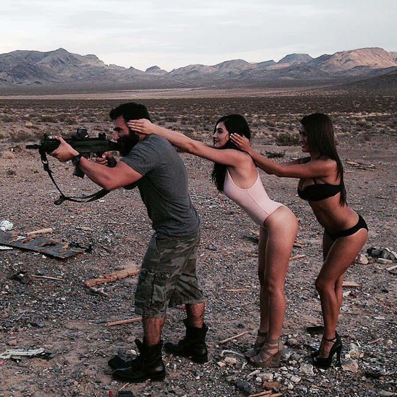 18 фото из жизни самого эксцентричного миллионера США