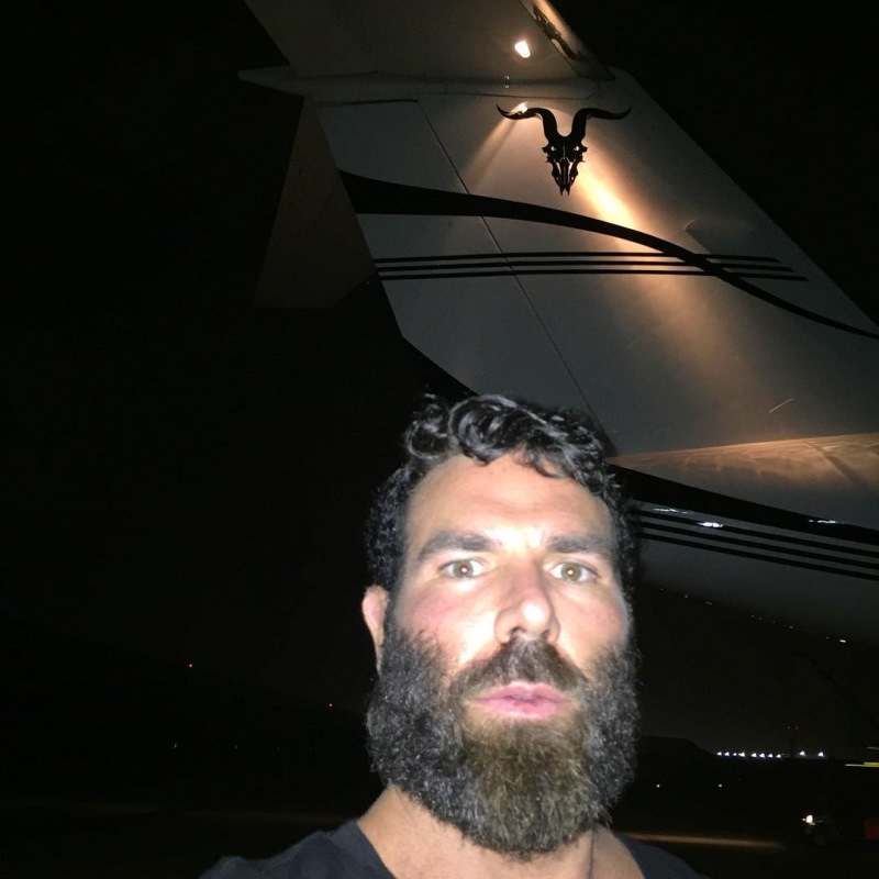 18 фото из жизни самого эксцентричного миллионера США