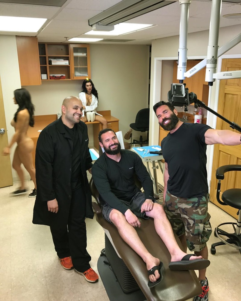 18 фото из жизни самого эксцентричного миллионера США