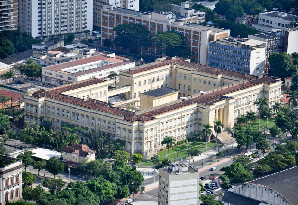 Сахарная Голова и Рио-де-Жанейро с высоты