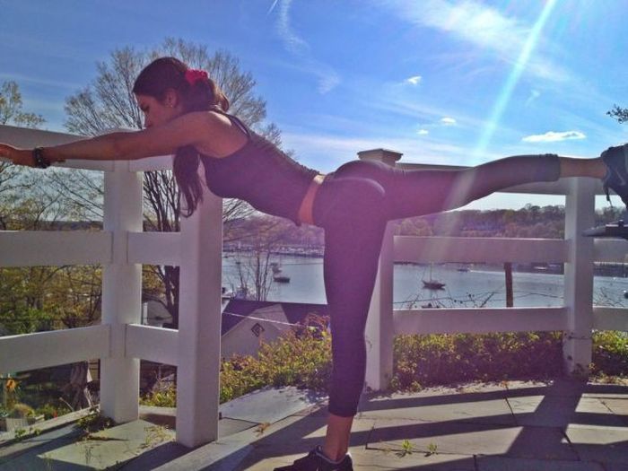 Девушки в лосинах